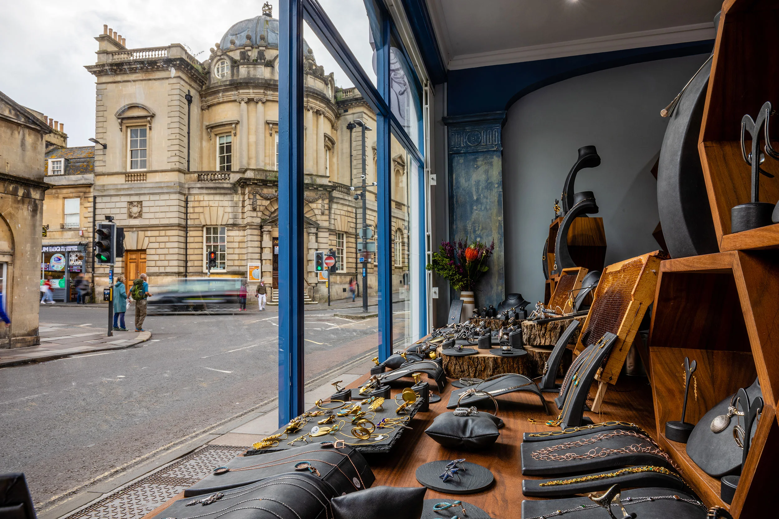 Icarus Jewellery at 3 Pulteney Bridge, Bath, in the morning light